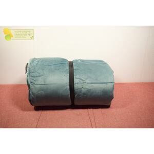 Pillowfort Twin Velvet Kids' Quilt Twilight Green